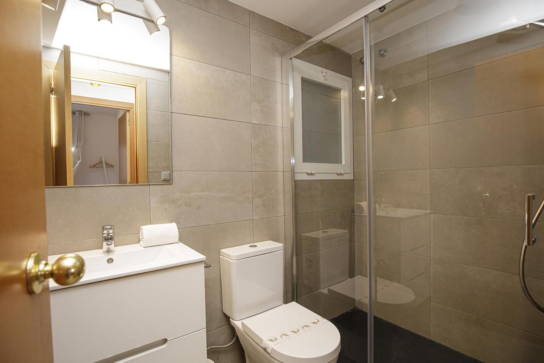 Apartamento Con Gran Terraza En Жерона Екстер'єр фото