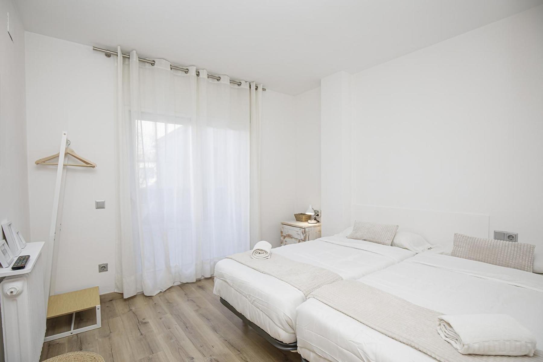 Apartamento Con Gran Terraza En Жерона Екстер'єр фото